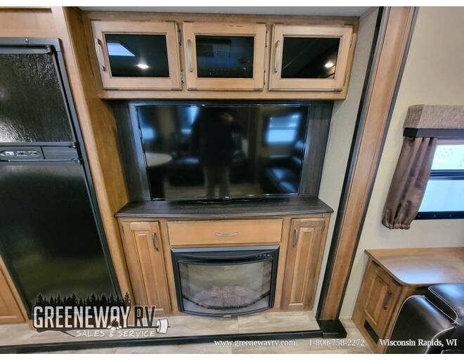 2018 Grand Design Reflection 297RSTS Travel Trailer at Grand Design - Greeneway RV STOCK# 11242A Photo 14