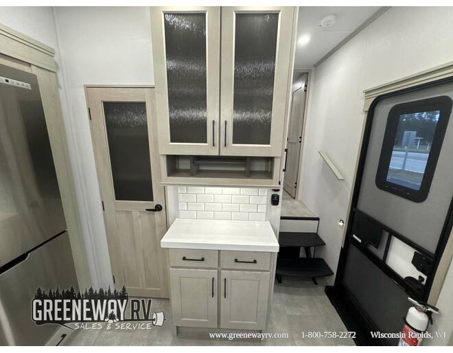 2025 Grand Design Solitude 310GK Fifth Wheel at Grand Design - Greeneway RV STOCK# 11304 Photo 30