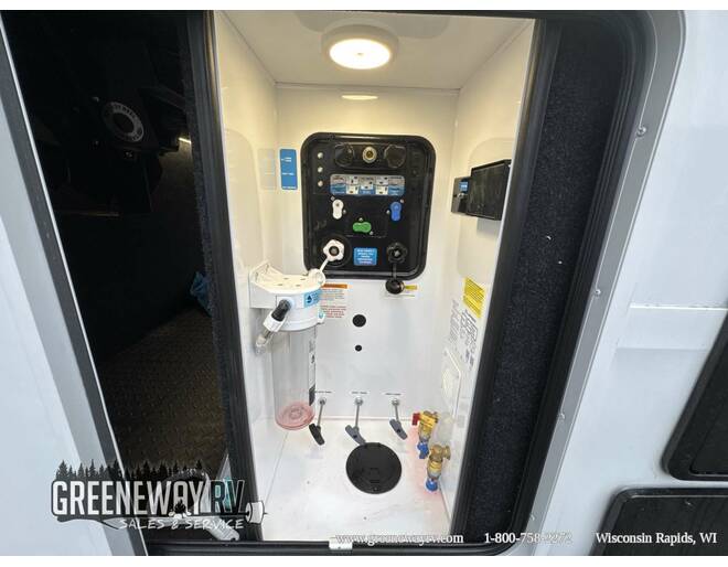 2025 Grand Design Solitude 310GK Fifth Wheel at Grand Design - Greeneway RV STOCK# 11304 Photo 5